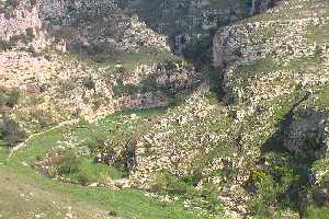 Xtrallusion offers characteristic Bed and Breakfast, B&B, Guest House, Hotel, Albergo and Country Lodge accommodation in Italy. Plus independent self-guided Walking, Adventure, Activity, Skiing and Paragliding Holiday itineraries on the Italian Rivieras, in the Italian Lakes, in the Italian Alps and in some of the most beautiful corners of Italy.